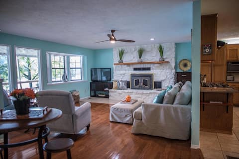 Top performing Airbnb: Shoreline at Beaver Lake, Rogers, AR in Prairie Creek