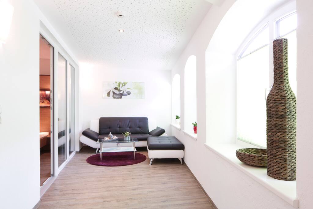 Gemütliche Wintergarten-Lounge von den Schlafzimmern aus zu begehen