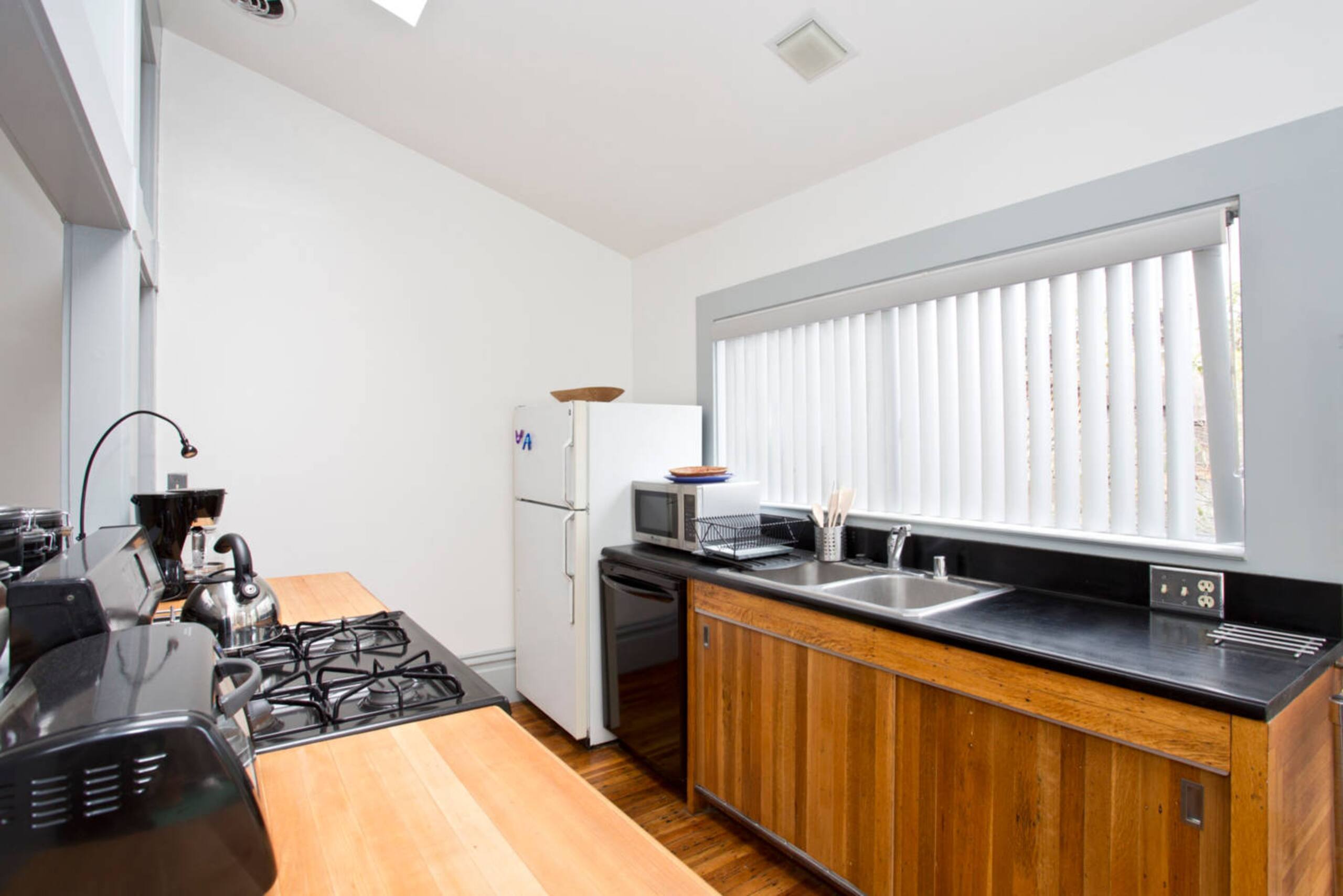 Home in San Francisco · ★4.9 · 2 bedrooms · 3 beds · 1 bath - Image 6