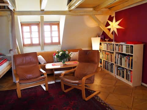Successful Airbnb property: Living in the half-timbered building from 1632 - Quedlinburg city center in Quedlinburg
