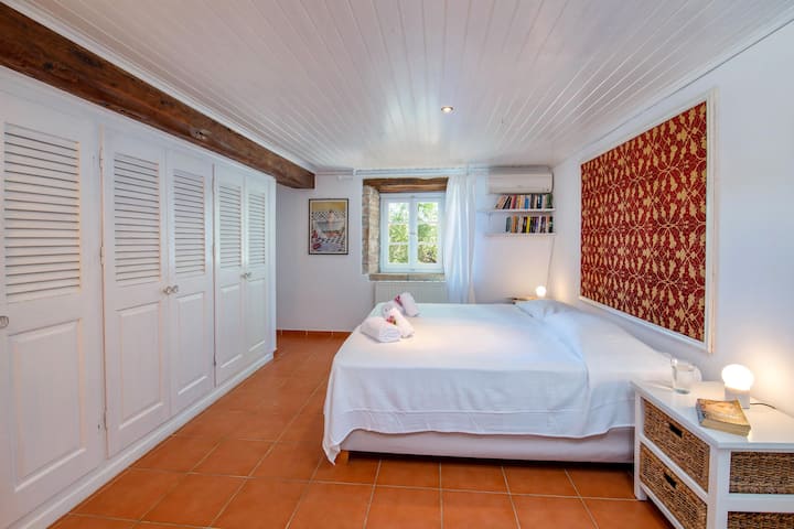 Წყვილის ოთახი 1