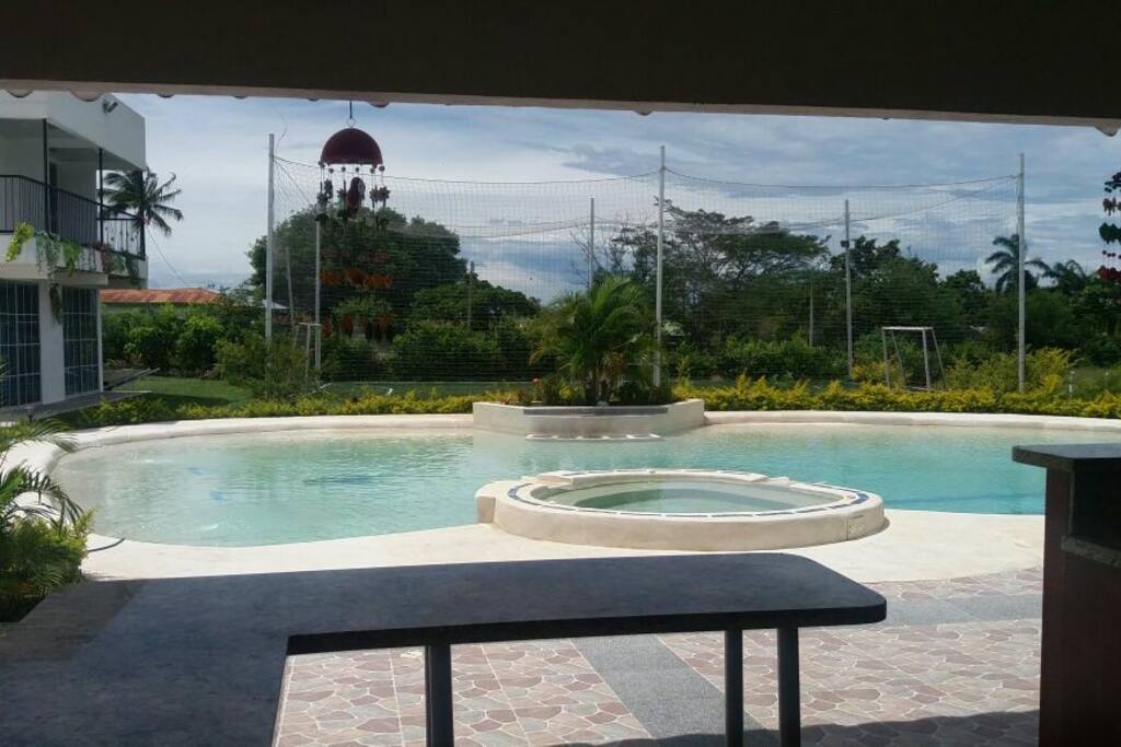 Piscina y Jakuzzi