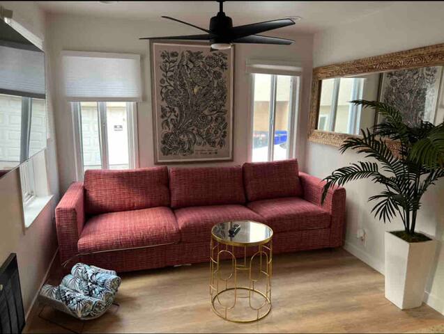 Tiffany’s on the Beach. Just steps from the ocean gallery image 5