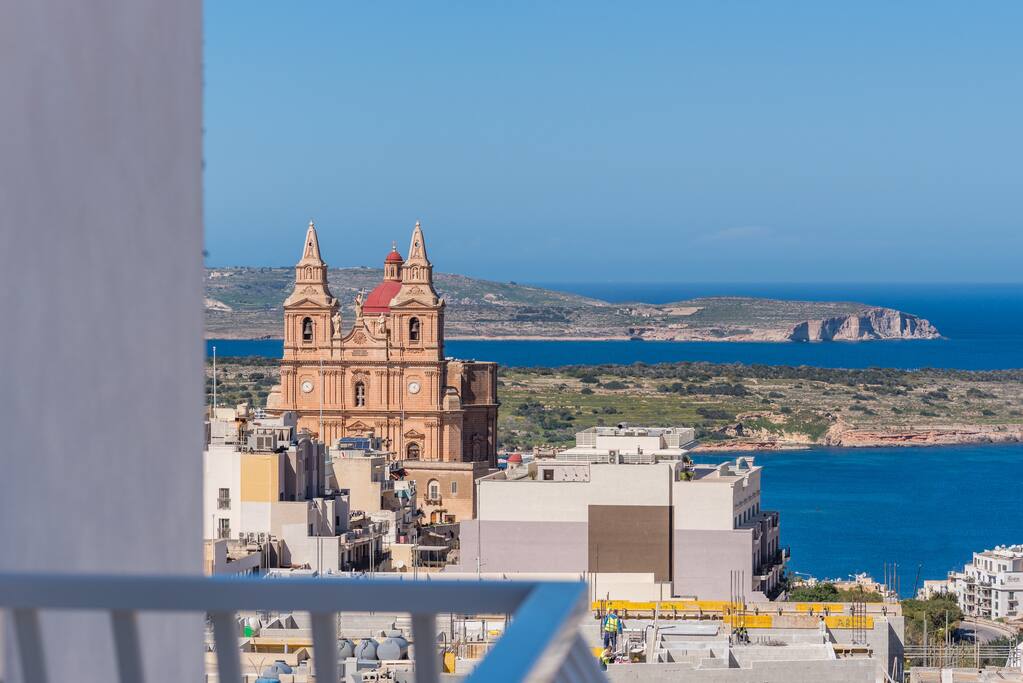 Executive Apartment with seaview