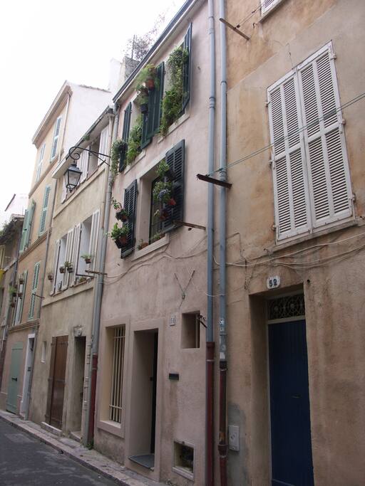 La façade de l'immeuble, au cœur du Panier
