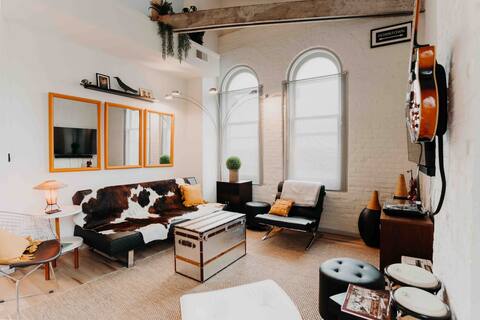 Skyline View Penthouse Apartment