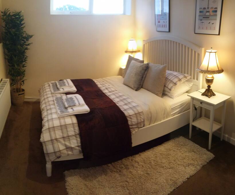 Bedroom with king-size double bed.