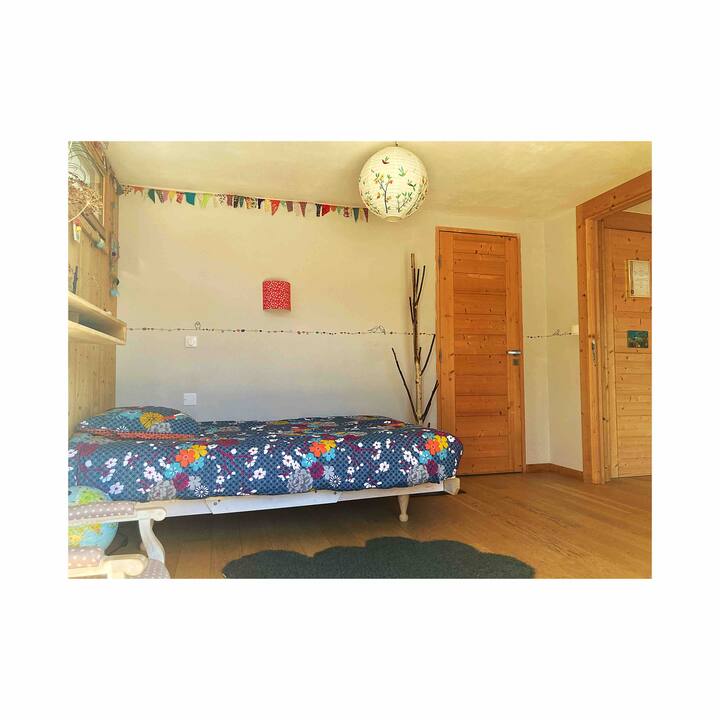 卧室3
床120 * 200
提供儿童存储和游戏 