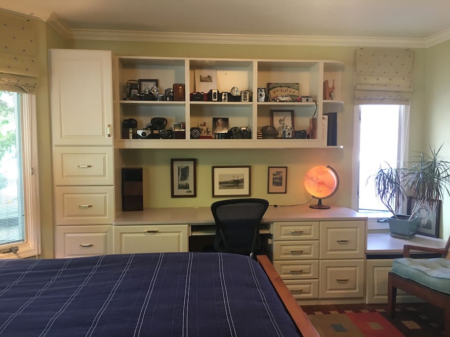 Lots of room to work along with access to Wi-Fi.