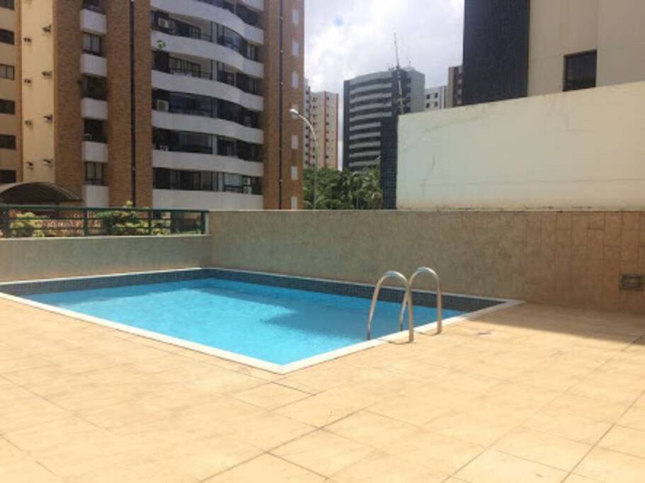 Piscina edifício Pallazo Montelo