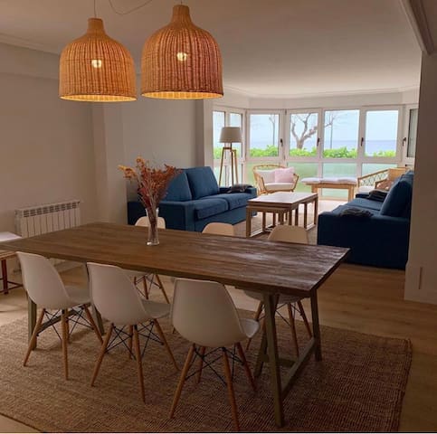 Magnifico piso delante del mar con jardin privado.