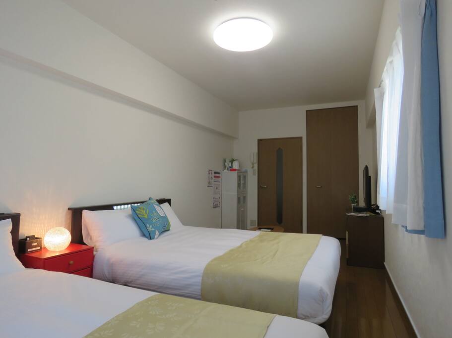Up to 4 guests can stay.