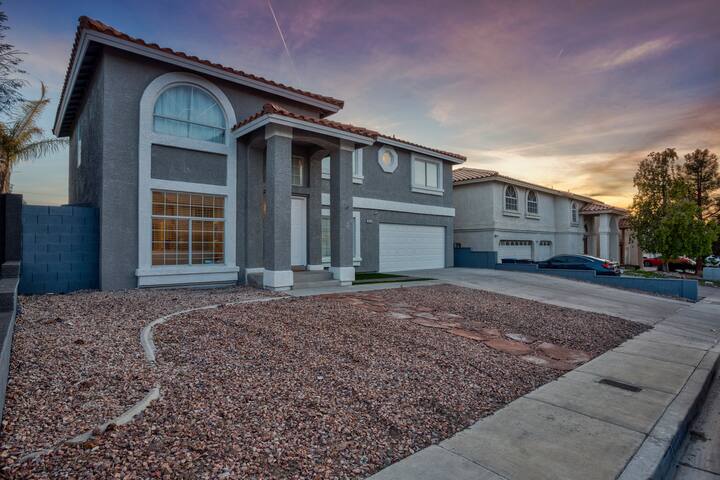 HUGE Big Family 6 bed Pool Home10min Vegas Strp! gallery image 5