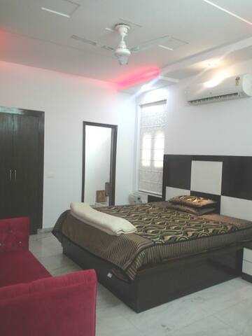 3 bedroom with modern amenities at sect 17 fbd