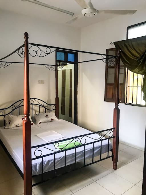 Double bed with private en-suite bathroom