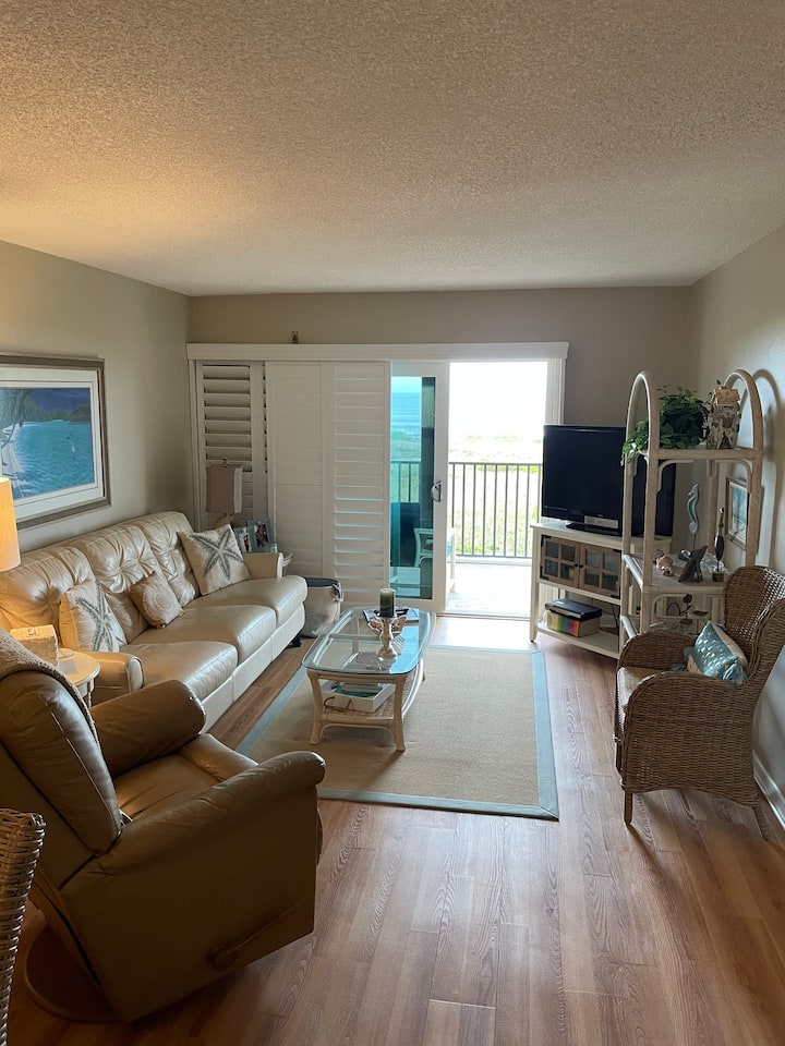 Oceanfront 2br Condo In Cocoa Beach. - Cocoa Beach, FL