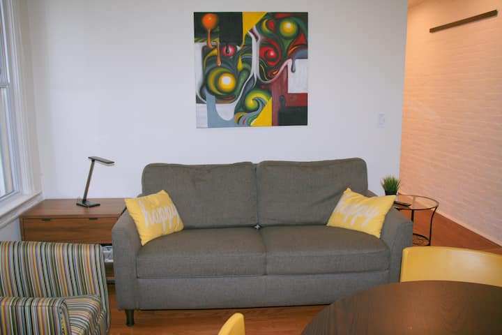 Dupont West 1: Charming 2br - Washington, D.C.
