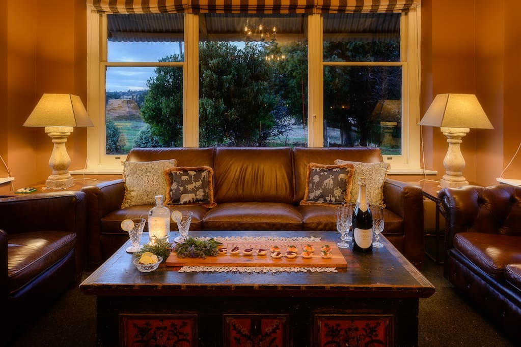 Order country canapes to accompany your wines & cocktails.
