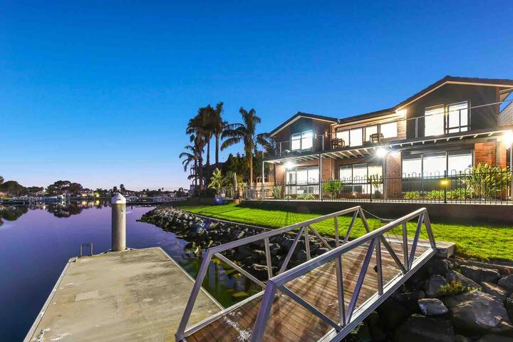 Waterfront Canal beach view + Private Jetty