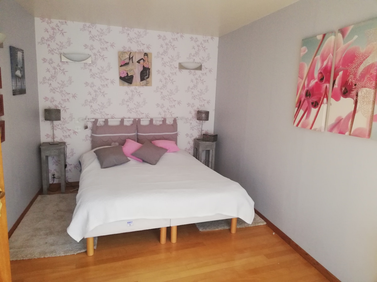 غرفة في الطابق الأرضي 