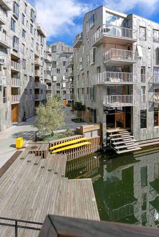 Fantastisk beliggenhet ved vann gallery image 2