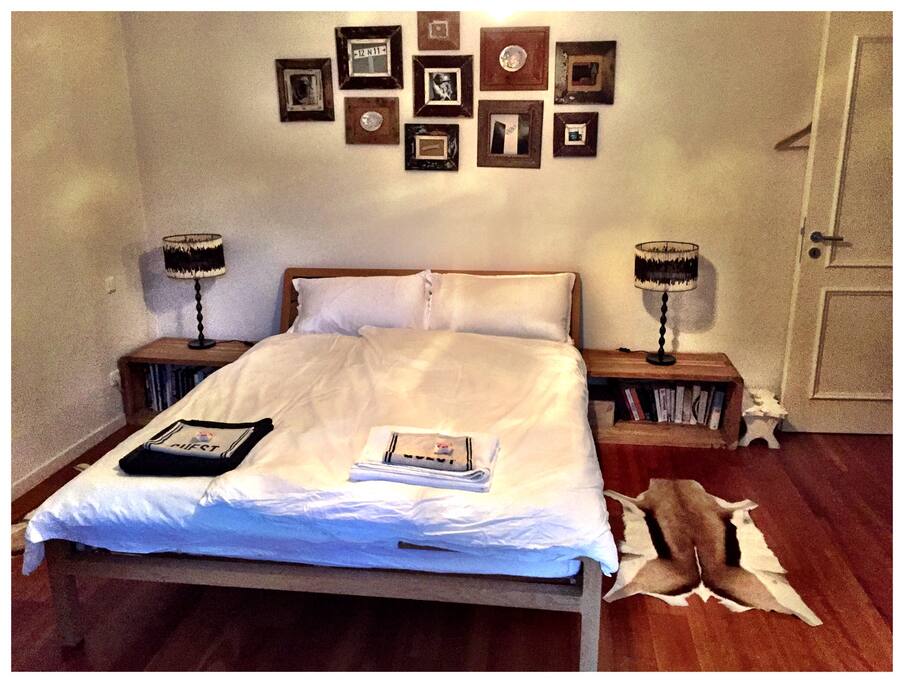 Schlafzimmer mit Balkon