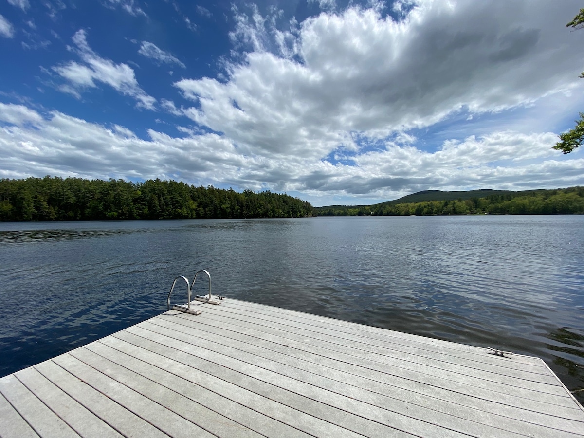 Wiley Neck House on Megunticook Lake Houses for Rent in Lincolnville