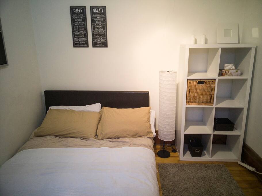 Chambre Confortable Lit Queen