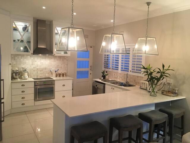 Perfect family home in upper Claremont gallery image 3