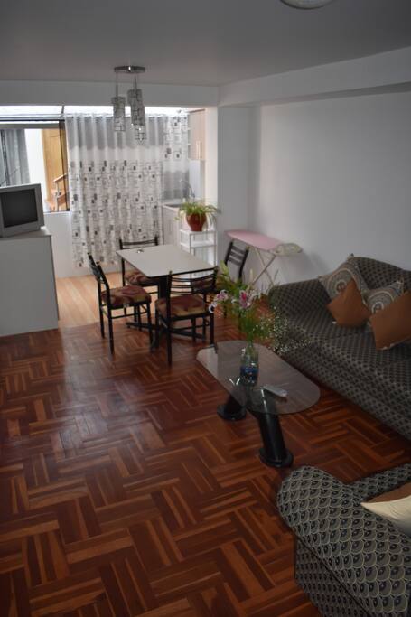 Sala, comedor, kitchenette