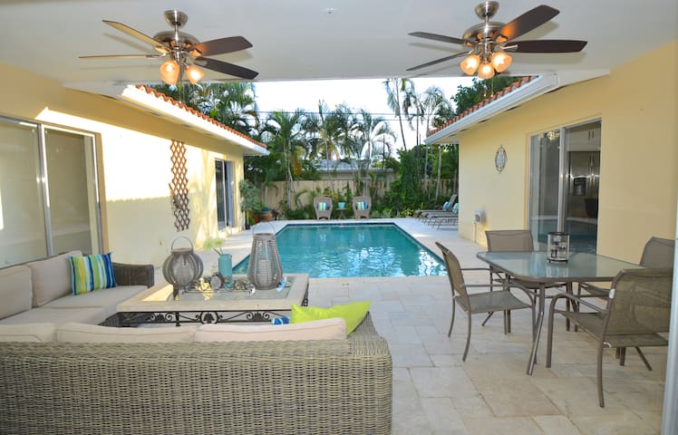 By The Sea Vacation Villas 5 Star 4 mins to Beach gallery image 2