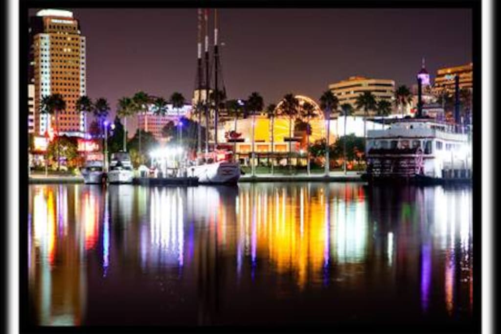 Rainbow Harbor -
Restaurant/Stores/Nightlife