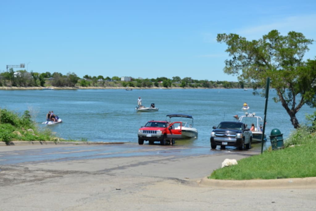 Ray Hubbard Lake is 3 min away with boats and jet ski rentals
