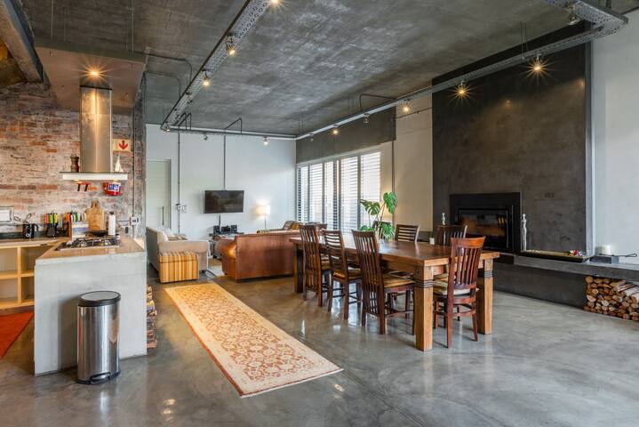 Gathering Friends in Comfort and Deluxe gallery image 5