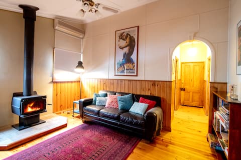 Successful Airbnb property: Irishtown Cottage - fabulous central location in Bendigo
