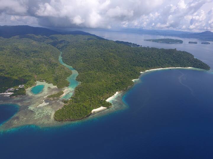 Raja Ampat Regency Vacation Rentals & Homes - Indonesia | Airbnb