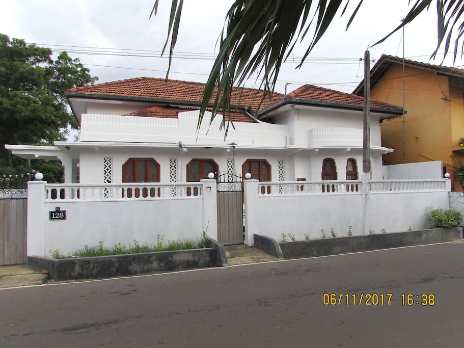 Villa 128 is located less than 700m from Weligama City Centere and 170m from Weligama Beach
