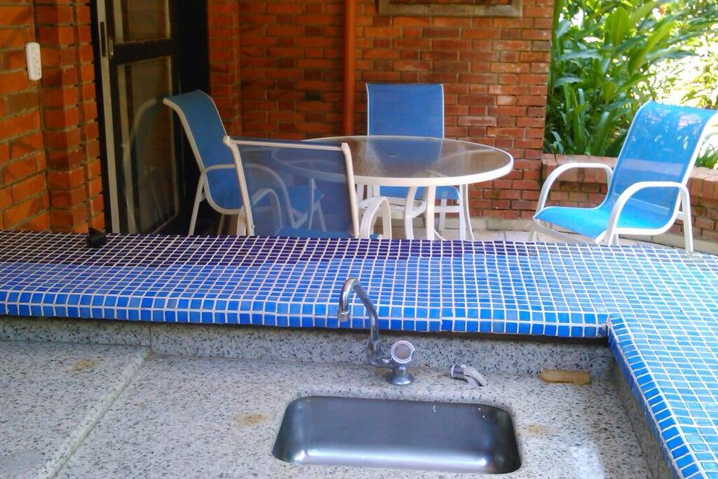 PARTE EXTERNA DA CASA