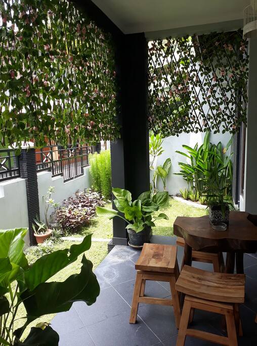 teras depan