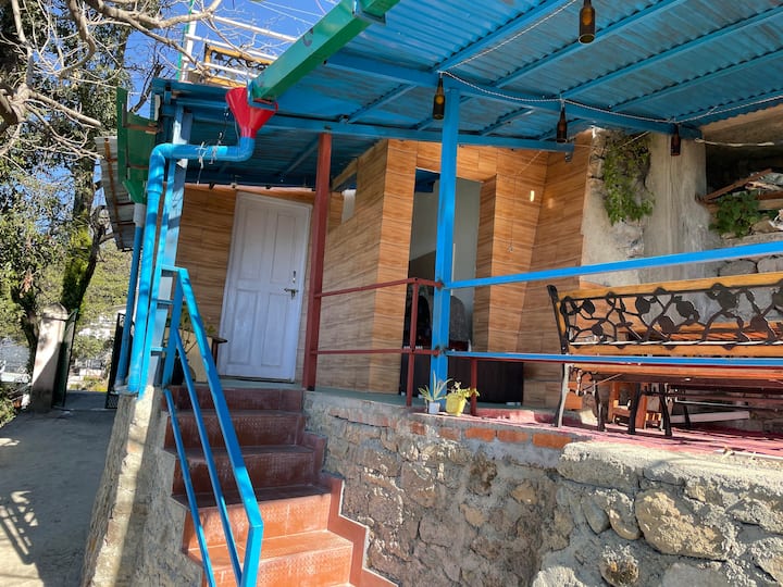 Ejaa Homestay- Walnut Cottage - ナイニタール
