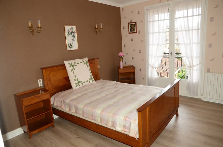 Prva spavaća soba 140X190 KREVET