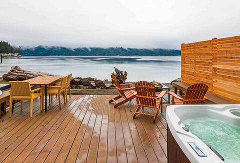 Beach Cabin: Hot Tub & King Bed