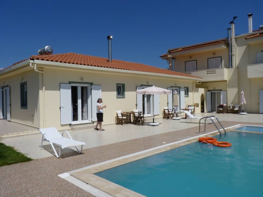 Piscine devant la chambre
