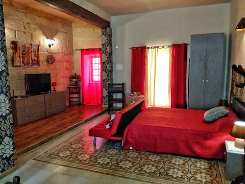 Lavish 'Belt Pinto' Studio Apartment