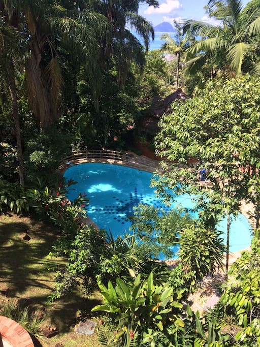 VISTA DA SUÍTE 1 PARA A PISCINA DO CONDOMÍNIO