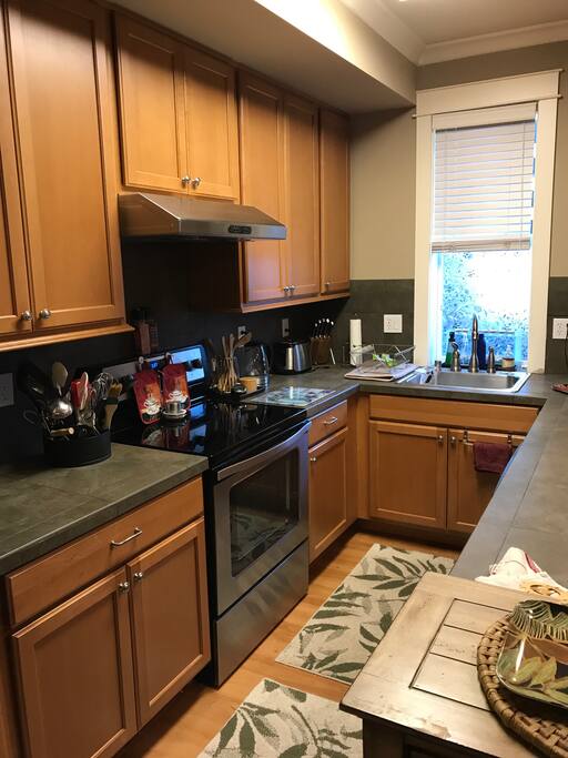 Full kitchen with all the amenities