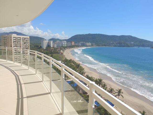 Elegante y exclusivo departamento con vista al mar