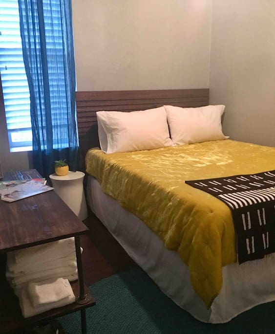 Bedroom w/ Queen-Sized Bed.