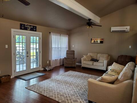 Top performing Airbnb: Lakefront getaway with spectacular sunsets! in Lake Houston