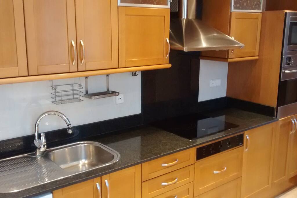 fully equipped kitchen